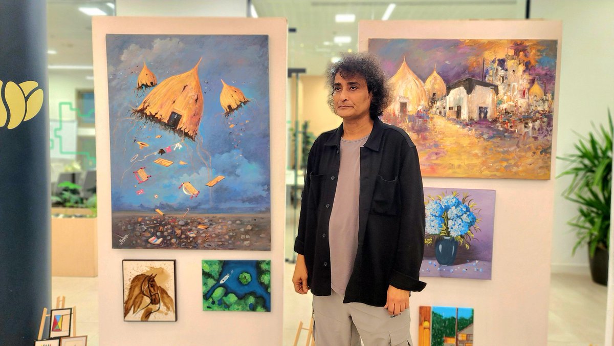 Mujammi642642's tweet photo. حضورٌ فني يُجسّد الإبداع ويعكس روح المبادرة. 🎨✨
سعدنا بمشاركة الفنان التشكيلي محمد جباري في مبادرة "جازان تصنع الأثر"، حيث أسهم بلمساته الفنية في تعزيز قيم الإبداع والعطاء المجتمعي، مؤكدًا أن الفن رسالة تصنع الوعي وتترك أثرًا جميلًا.
#جازان_تصنع_الأثر
شبابٌ يصنعون التغيير... وأثرٌ يبقى.