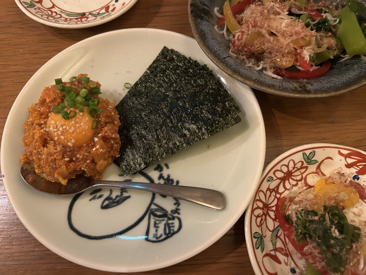 tailand4649's tweet photo. 川越ミニトリップから帰ってきて、遅めの夕食🍽️🍷をしに、再び中野へ

やって来たのはレンガ坂とゆう、ここだけクリスマス🎄？？ってくらいイルミネーションが綺麗なスポット

人気店の「青二才」
お料理もお酒も、店員さんの対応も凄く良くて、楽しい時間を過ごせました🥰
#東京中野 https://t.co/uFx8854KiU