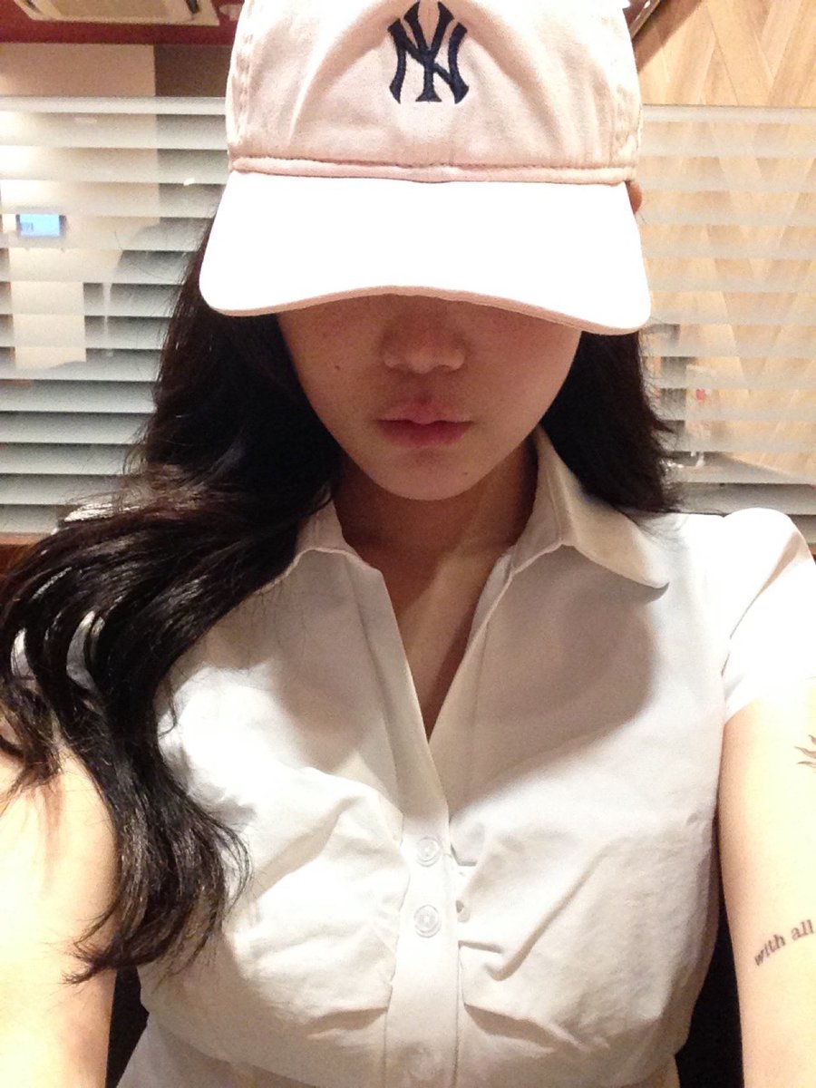 niniwh7's tweet photo. 最近お気に入りの🧢と🎒 https://t.co/G0a2R4nrIT