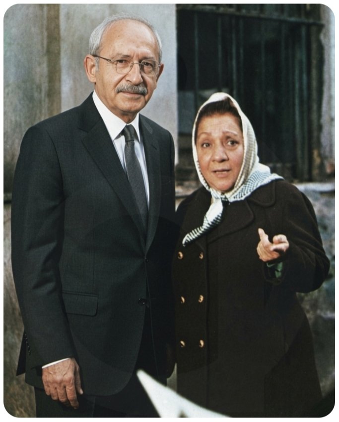 Profesorfacia_'s tweet photo. #SONDAKİKA 

Kemal Kılıçdaroğlu Adile Naşit'i ziyaret etti. https://t.co/3E11Ftzblq