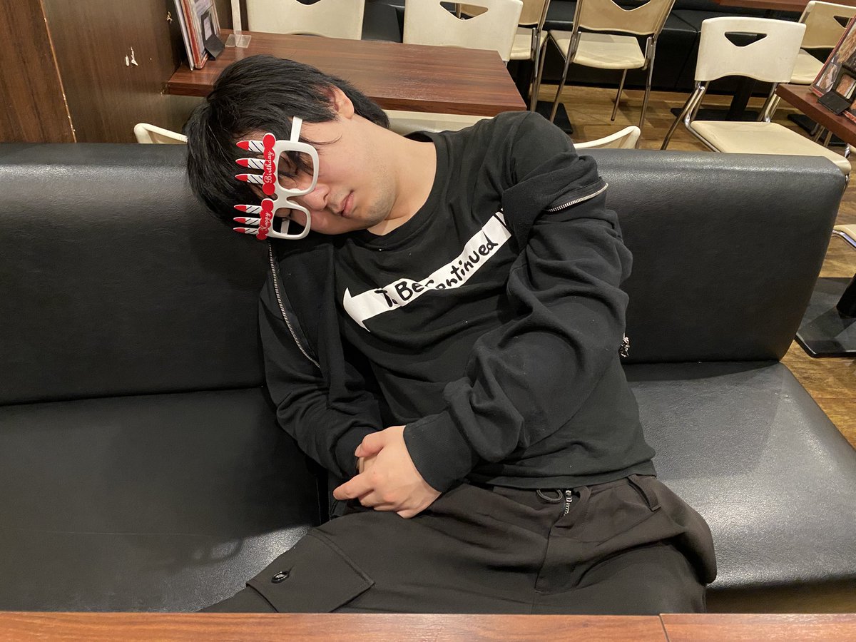 hachi_mugendai's tweet photo. ルルは誕生日をむかえるまえに屍になたのでもういちねんは24さいです https://t.co/w8Txd4zDa3