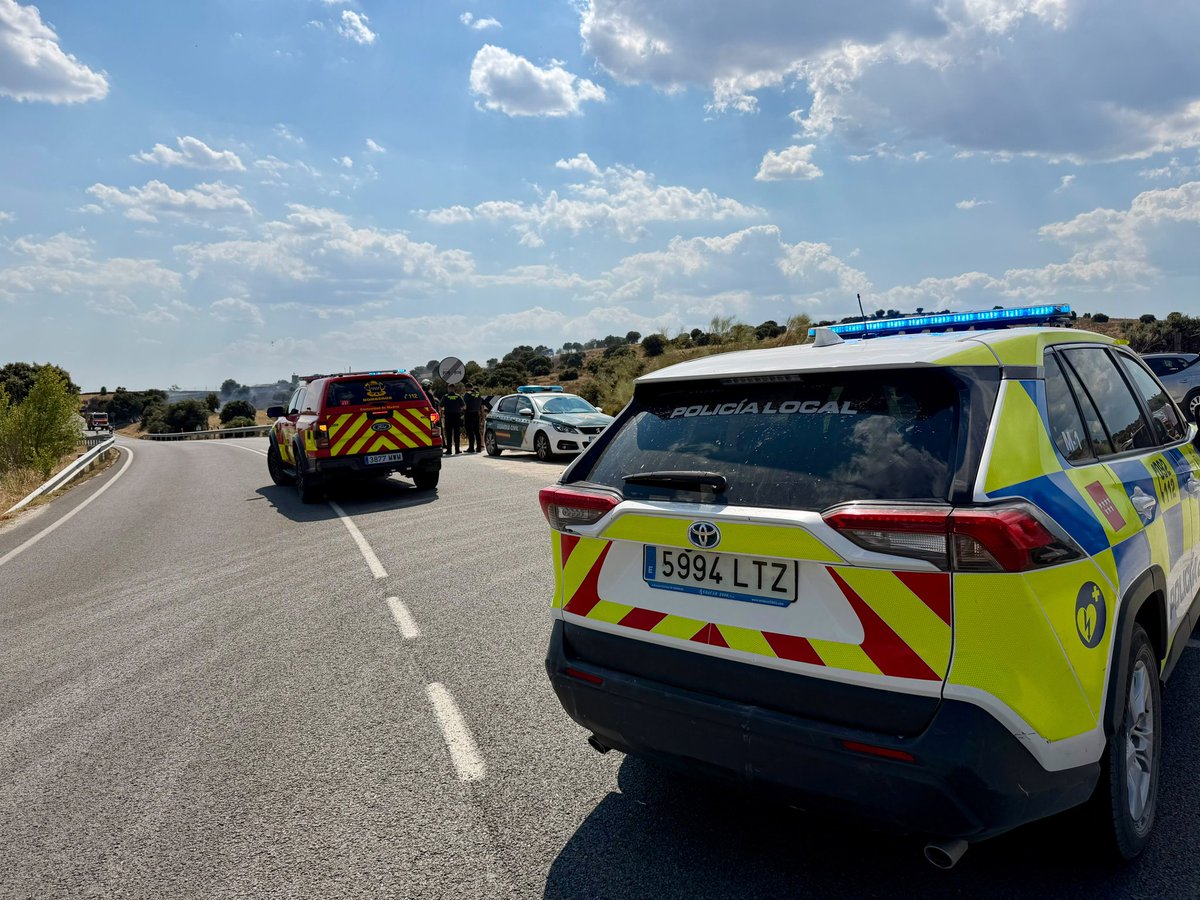 AytoColmenar's tweet photo. 🕐 Info actualizada 5/07 17:20h

✅ Se restablece el tráfico rodado en ambos sentidos
🛣️ Carretera M104 Colmenar Viejo - San Agustín 

🔥 Incendio de pastos a la altura del pk 10

🚒 Los servicios de emergencias siguen actuando

📞 Ante emergencia: 1️⃣1️⃣2️⃣ https://t.co/MH5OlUhHhC