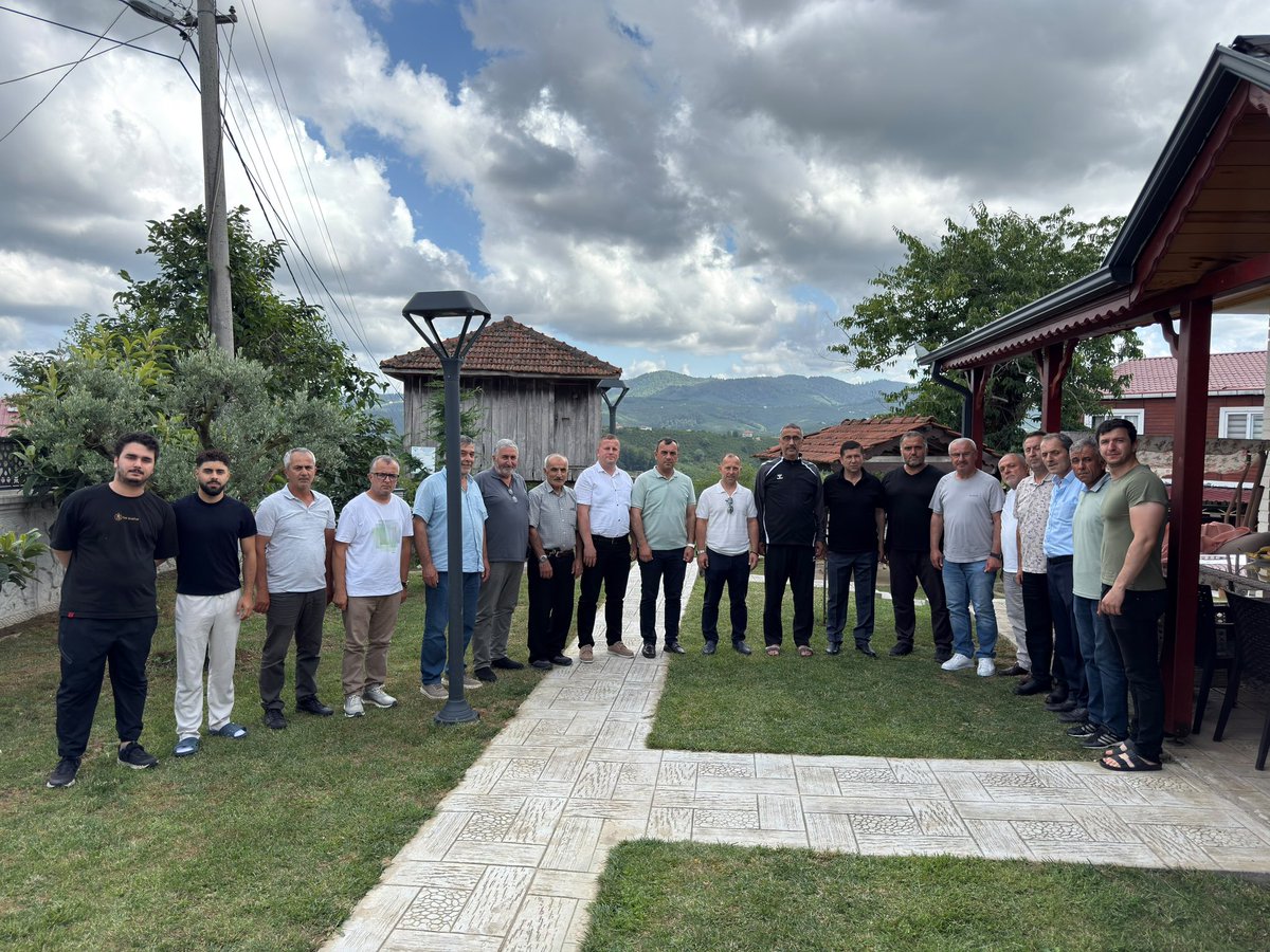 YuzucuTuran's tweet photo. Kısa bir süre önce Omurilik ameliyatı olan Milletvekilimiz Lütfi Bayraktar’ı taburcu olduktan sonra Kirazlıdaki hanesinde ziyaret ettik. 

Kıymetli Milletvekilimize bir kez daha geçmiş olsun temennilerimizi iletiyor, Rabbim’den şifalar ihsan etmesini niyaz ediyorum. https://t.co/GMEUyOWxtf