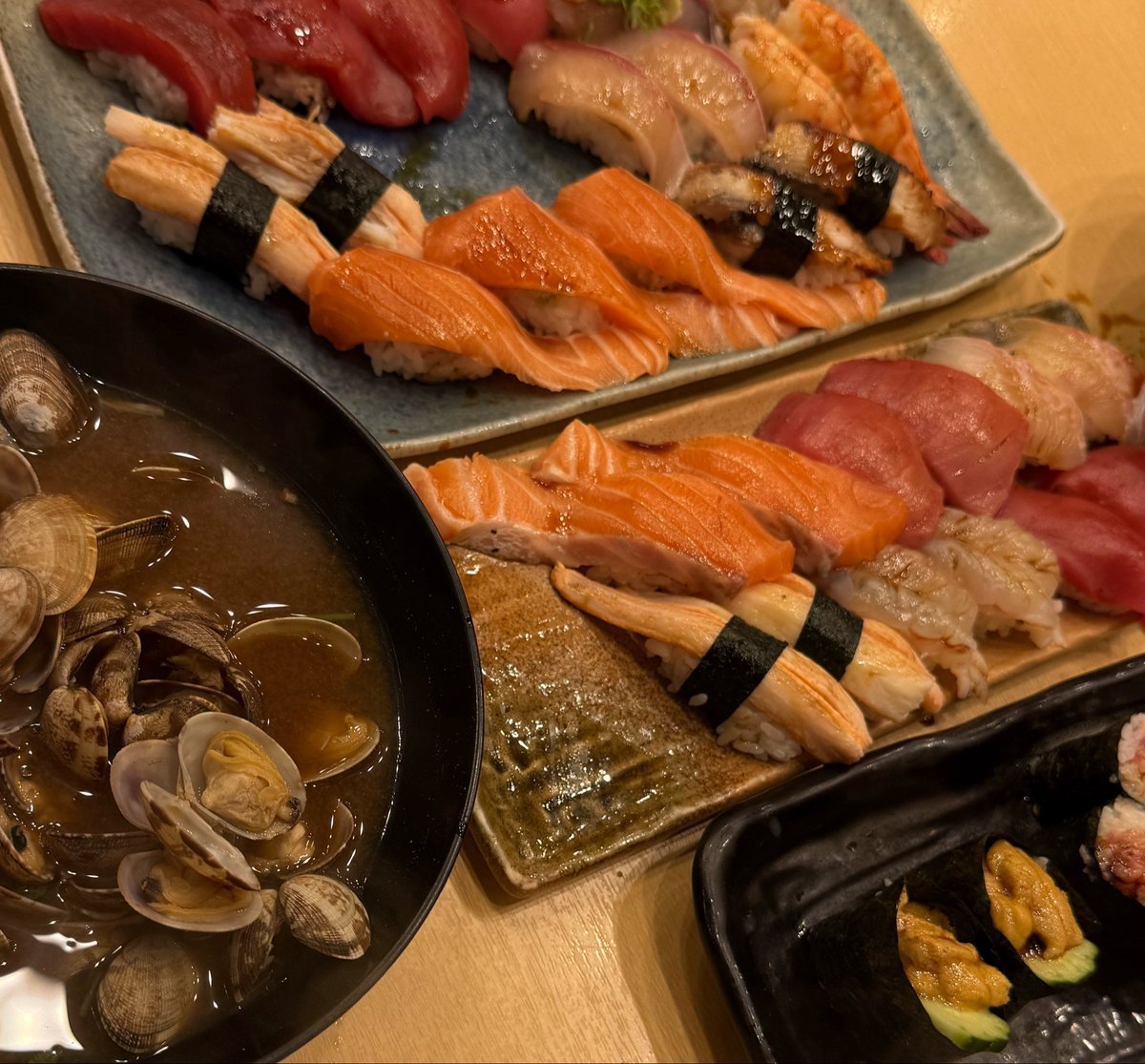 Ivy_calm's tweet photo. 昨日(おととい)うまい寿司を家族で食べたﾆｮｰﾝ https://t.co/mWTrGDzXUh