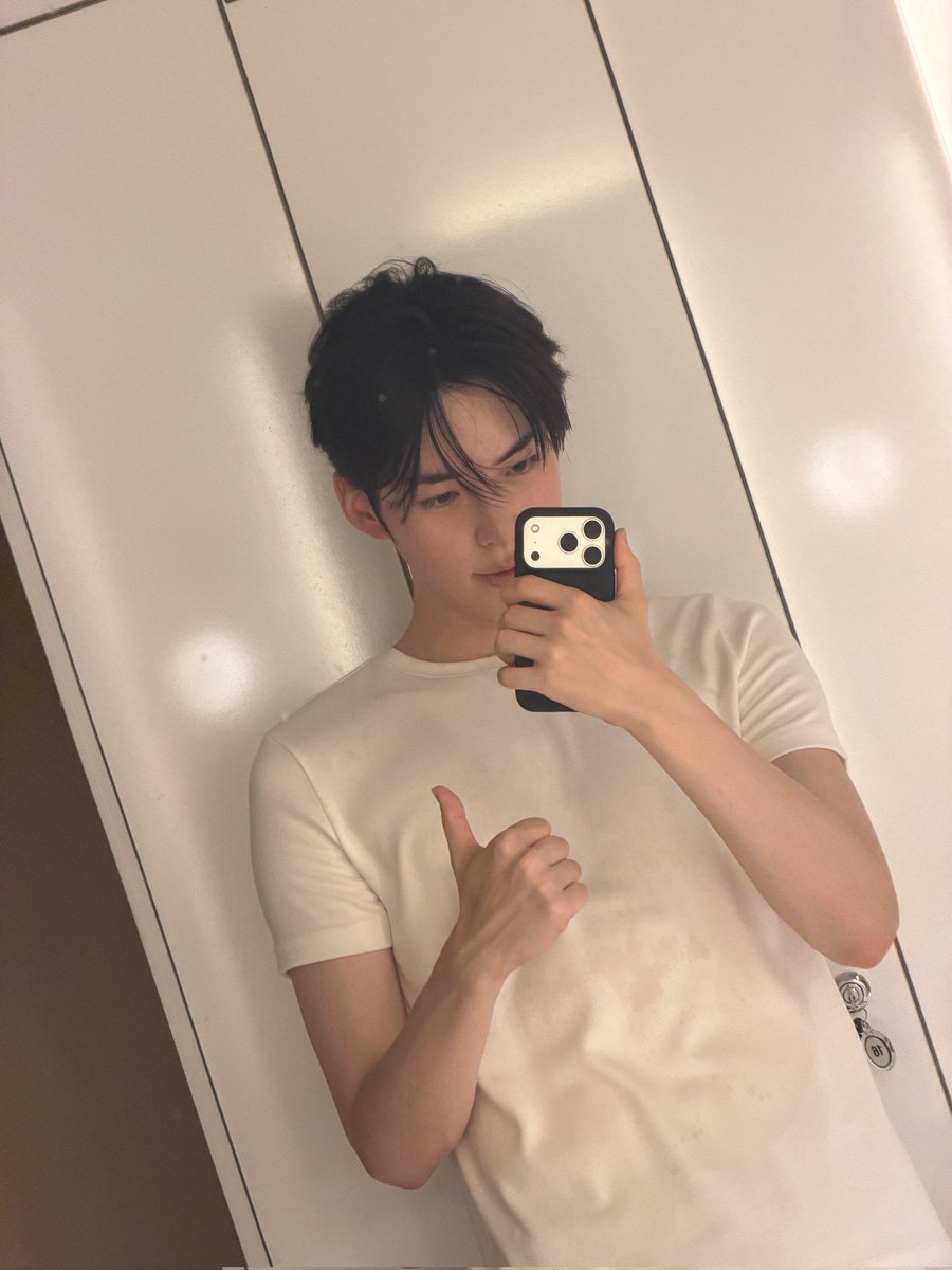 smfqls11's tweet photo. 시이발 https://t.co/o1G1ztSt9b