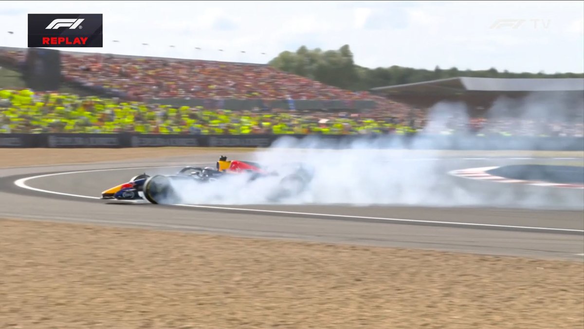 f1speed_indo's tweet photo. Crash-nya aneh.

Apakah ada hubungannya lagi dengan aero aktif? https://t.co/Abqivxjtx4