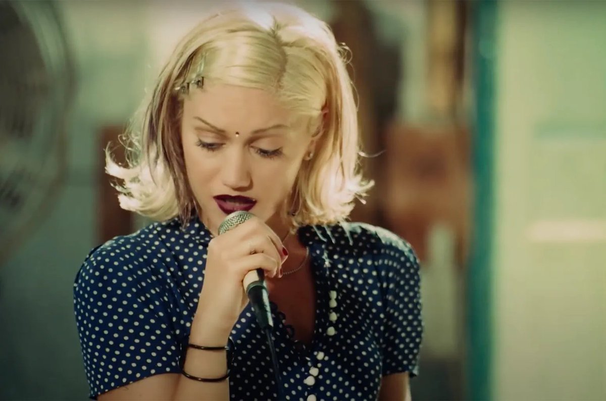 takemeout's tweet photo. o processo de decuntyfication da gwen stefani é avassalador https://t.co/UNeHbTqZyi