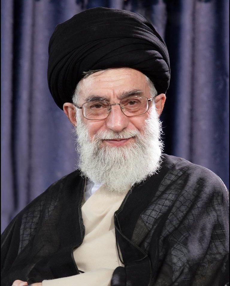 4mgk33's tweet photo. وَأَغْلَى مِنْ اِبْنِ الْمَرْءِ أَبْنَاءُ بِنْتِهِ
وَهَا هُوَ أَهْدَاهُمْ فَفِيمَ تُجَادِلُ؟

رِجَالٌ بِالِاسْتِشْهَادِ صَارُوا أَئِمَّةً
مَنَاصِبُهُمْ يَوْمَ الْقِتَالِ الْمَنَاصِلُ

وَمَنْ مَوْتُهُ أَمْسَى بِدَايَةَ مُلْكِهِ
فَذَلِكَ مُلْكٌ عَهْدُهُ مُتَطَاوِلُ

- تميم البرغوثي https://t.co/yS83JmFvoa