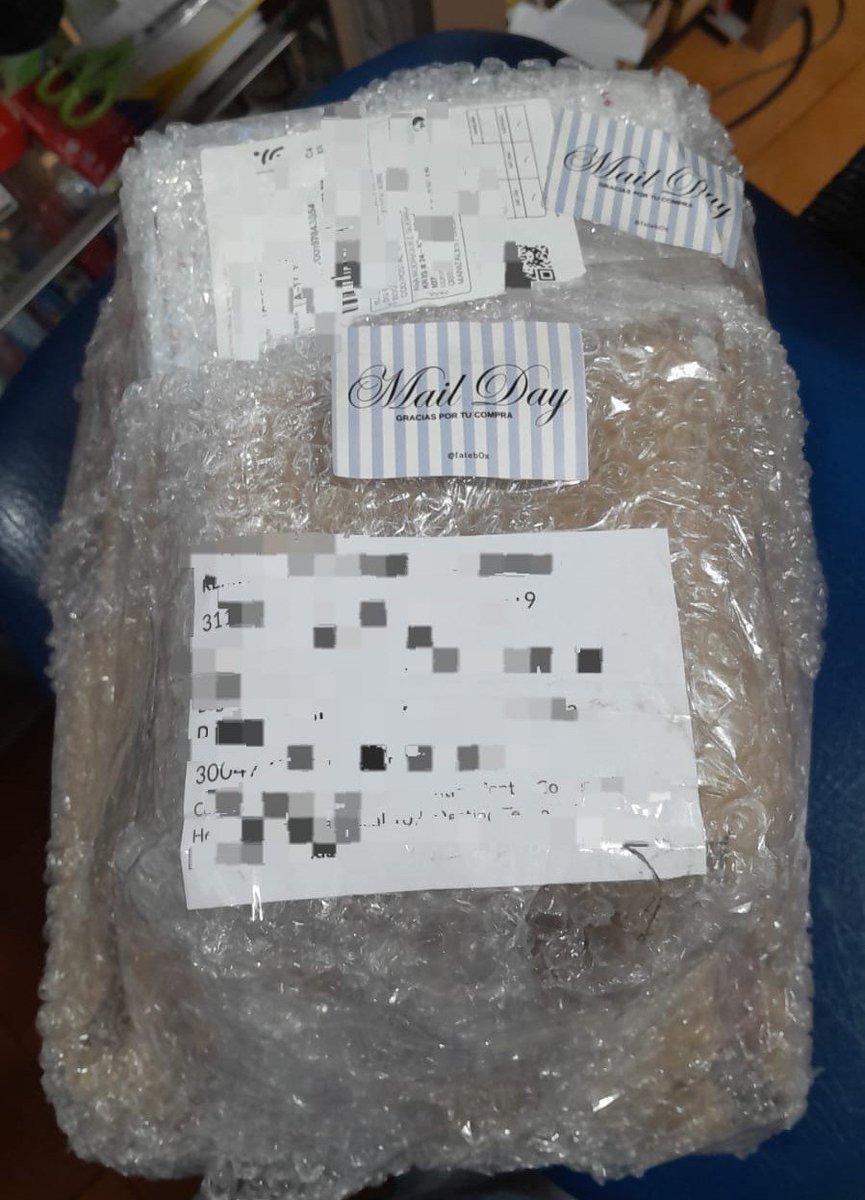 iSANKOOK's tweet photo. y eso que me llego MUCHAAAAAAAA merch no es joda https://t.co/oB70vFUNGC