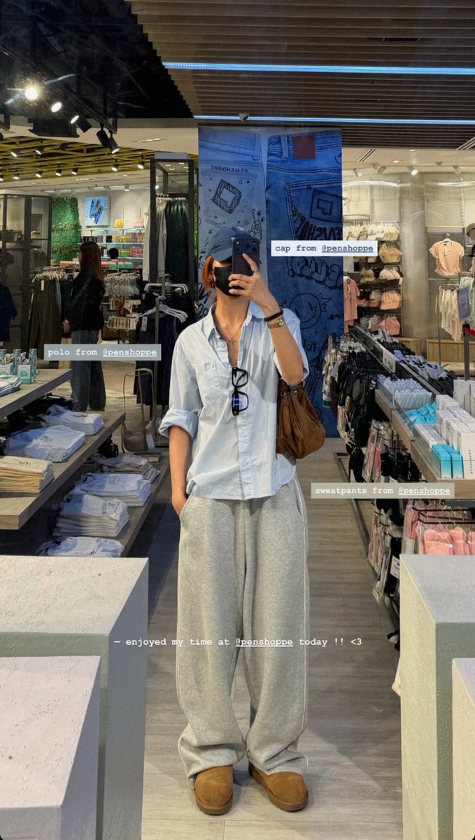 Blanchyyyyy's tweet photo. SHEENA NEW IG STORY!! 

POGI MO BES AND NEW PHONE?!? OMG LOVE THE COLOR!! <3 https://t.co/VqrJv9QLXe