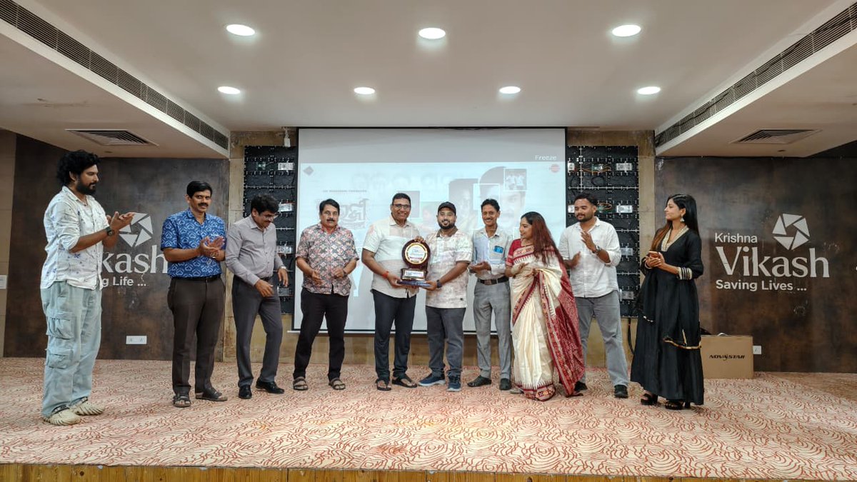 iamdmkrishna's tweet photo. It is a moment of immense pride for the entire Krishna Vikash family to welcome back our brilliant alumnus, Mr. Sanket Kumar Tripathy, to our Krishna Vikash Bargarh campus today.
#GurujiNamaskar #krishnavikashbargarh #Bargarh #kvgi #krishnavikashalumni #odiamovie https://t.co/W9Rx87yewQ