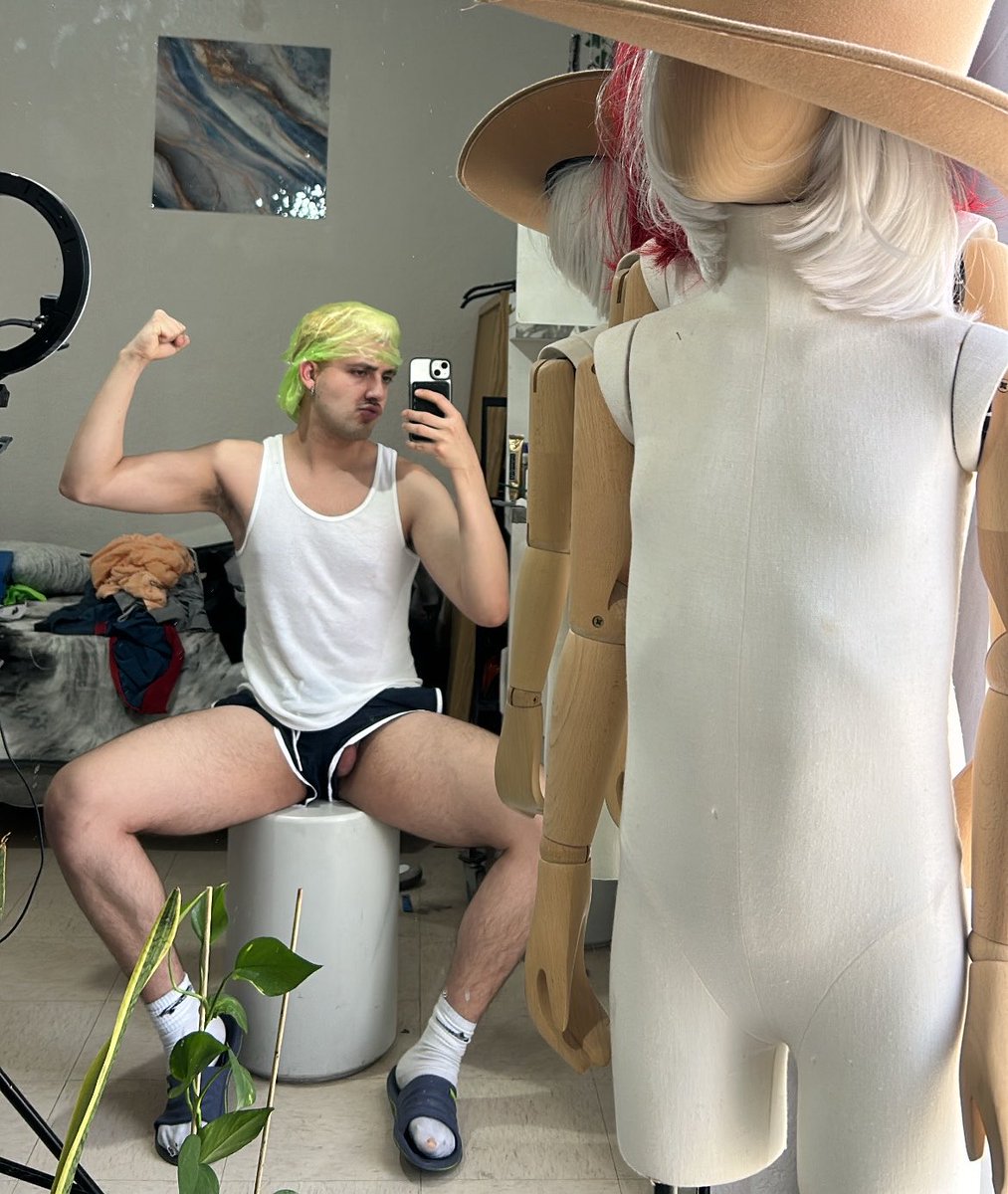 badtorrr's tweet photo. Se me sale el huev0 jaja #Chudaï #gay #twink https://t.co/D4g92RZUic