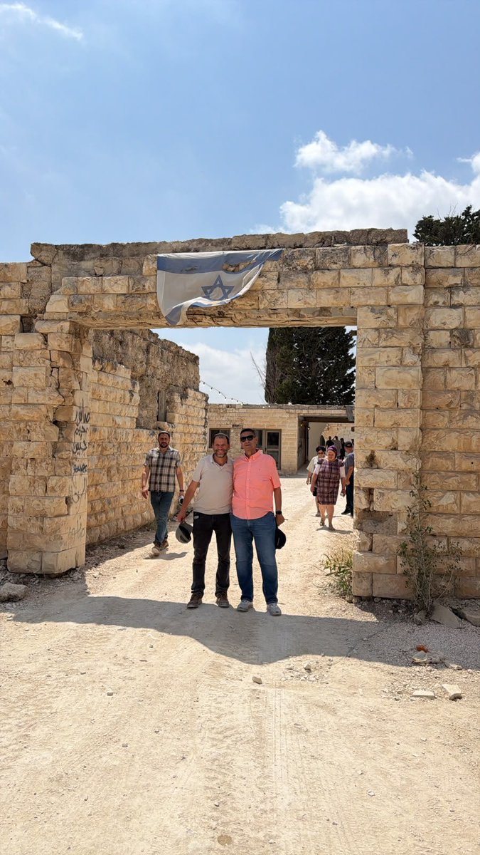 dudusaada7's tweet photo. ושבו בנים לגבולם
חמש ושאנור הם הבית שלנו https://t.co/E0MjOi2dhn