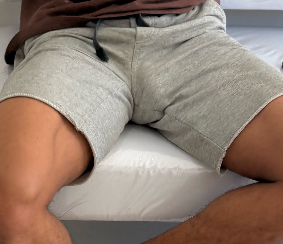 machoquerfuder's tweet photo. Fico louco nessas malas pesas e moles no moletom. https://t.co/EJlTPPu5FM