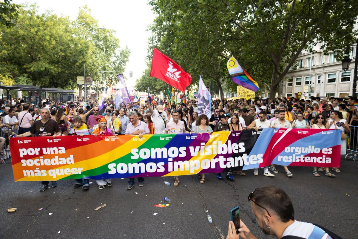 JovenesIUMadrid's tweet photo. 🏳️‍🌈🏳️‍⚧️🔥 Ayer en la Marcha del Orgullo salimos a manifestarnos por los derechos conquistados y por los que faltan por conquistar. Porque somos visibles, somos importantes.
El Orgullo es resistencia antifascista 🔻 https://t.co/MIYktyK23r