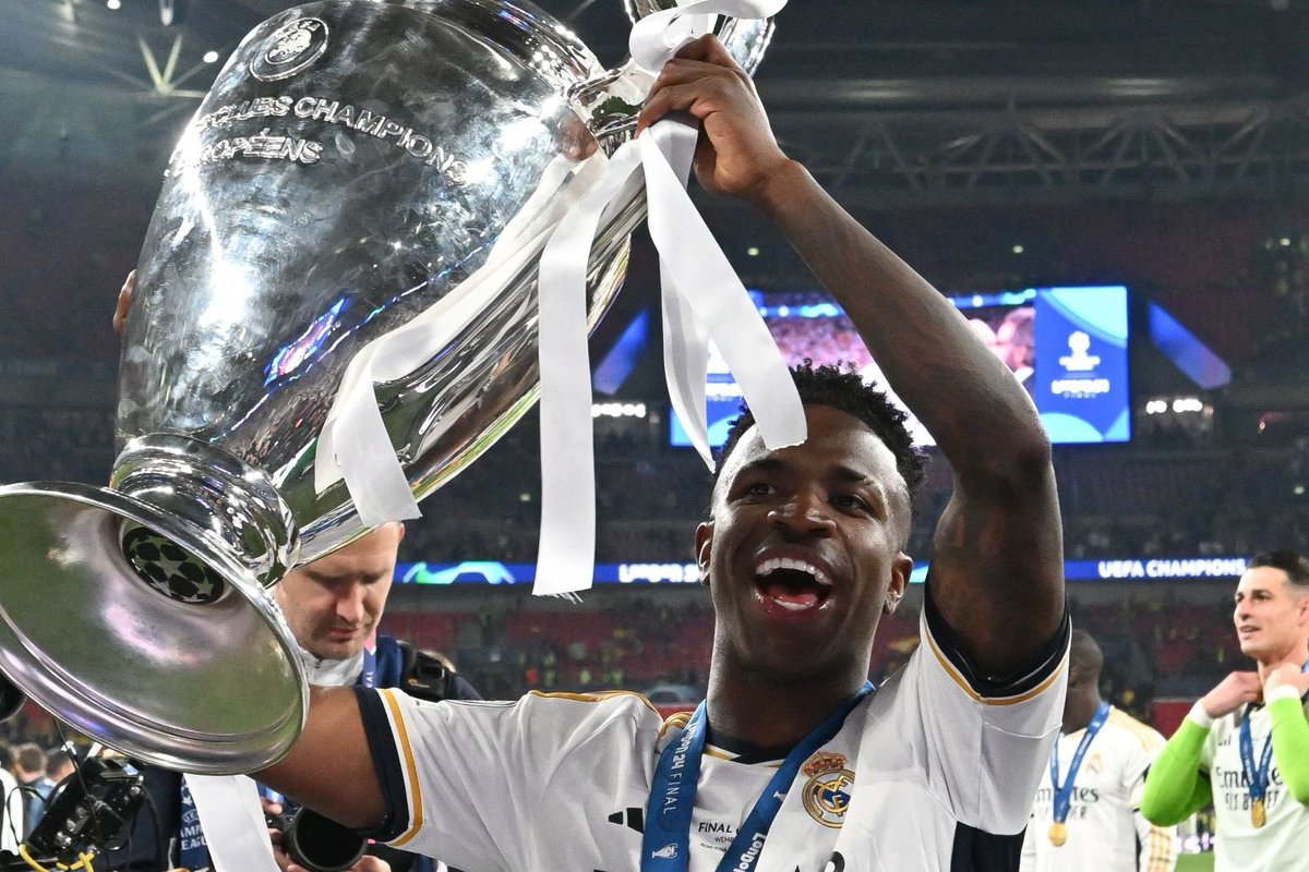 tebzafc's tweet photo. 🚨 F**K IT! tebzafc understands that #AFC are working on a deal for #RMFC winger Vinicius Jr with the Brazilian’s current contract expiring in 2027. Real Madrid value the winger at £50m but Andrea Berta and #AFC pushing to get a deal done for £40m. The Brazilian open to the move. https://t.co/227kvBQwau