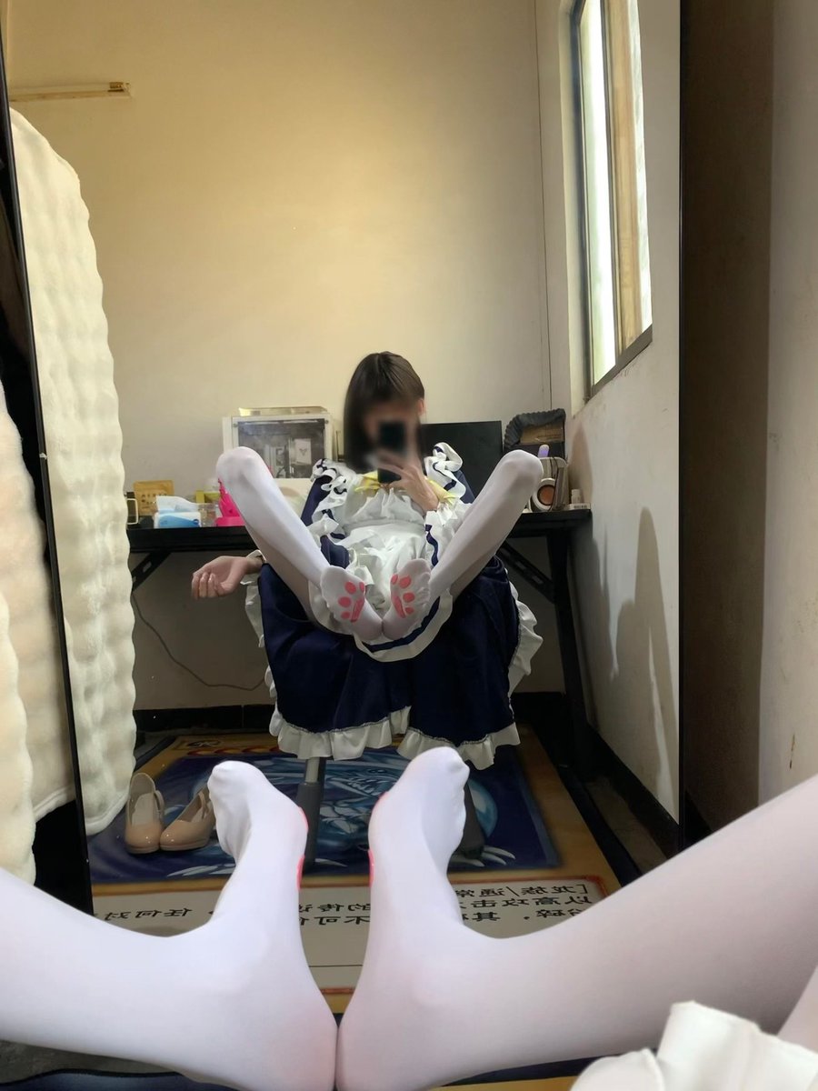 kaogang520's tweet photo. #足 #足交 #白丝 #女高 https://t.co/oPmzhg7sKG
