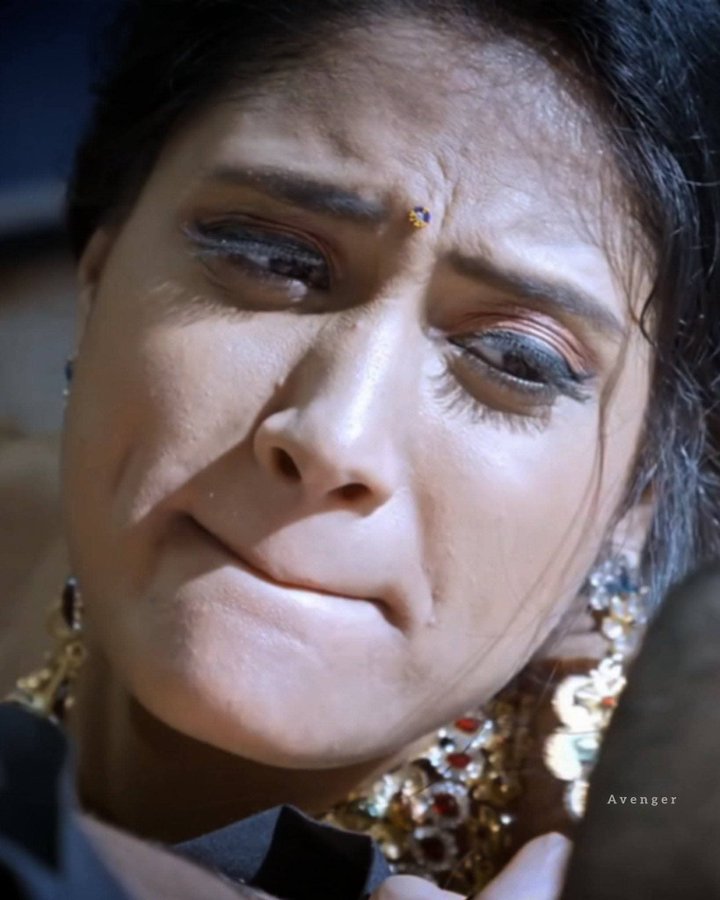 Telugustuf's tweet photo. Ahah em expressions ra babu. Full ga satisfy avuthundi https://t.co/4kpd6ZQNAx