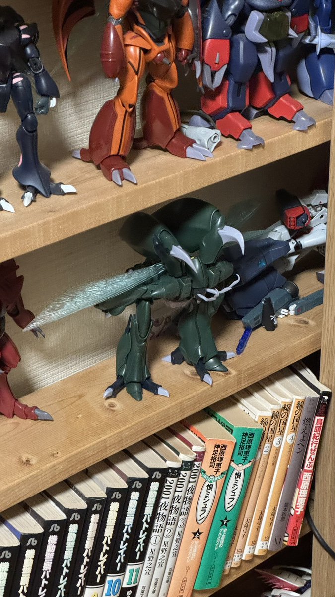 DATURA_30MM's tweet photo. @e_spt_lz_00x_b ライネック。
デカくて棚に収まらないから、前屈み。 https://t.co/VrKsw1nRKd