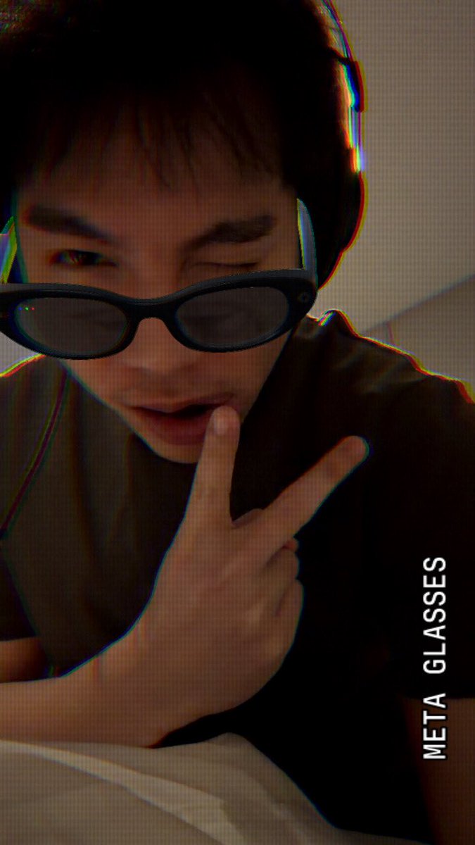 mikrokosmos000's tweet photo. Gen Z boy 🥹🤍

#Firstkanaphan https://t.co/nOUnr0bFoE