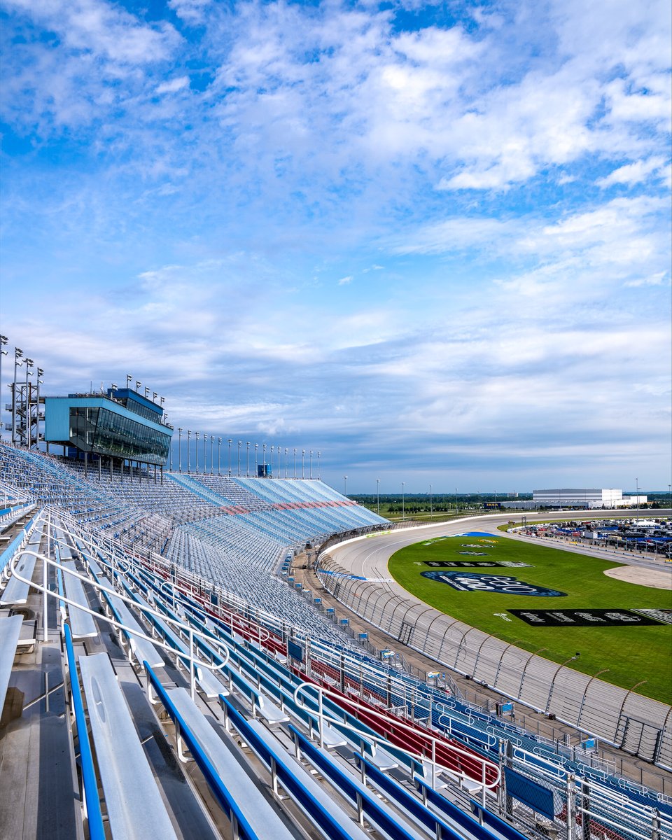 ChicagolndSpdwy's tweet photo. A 7 year wait ends today. https://t.co/un36iBkmdt