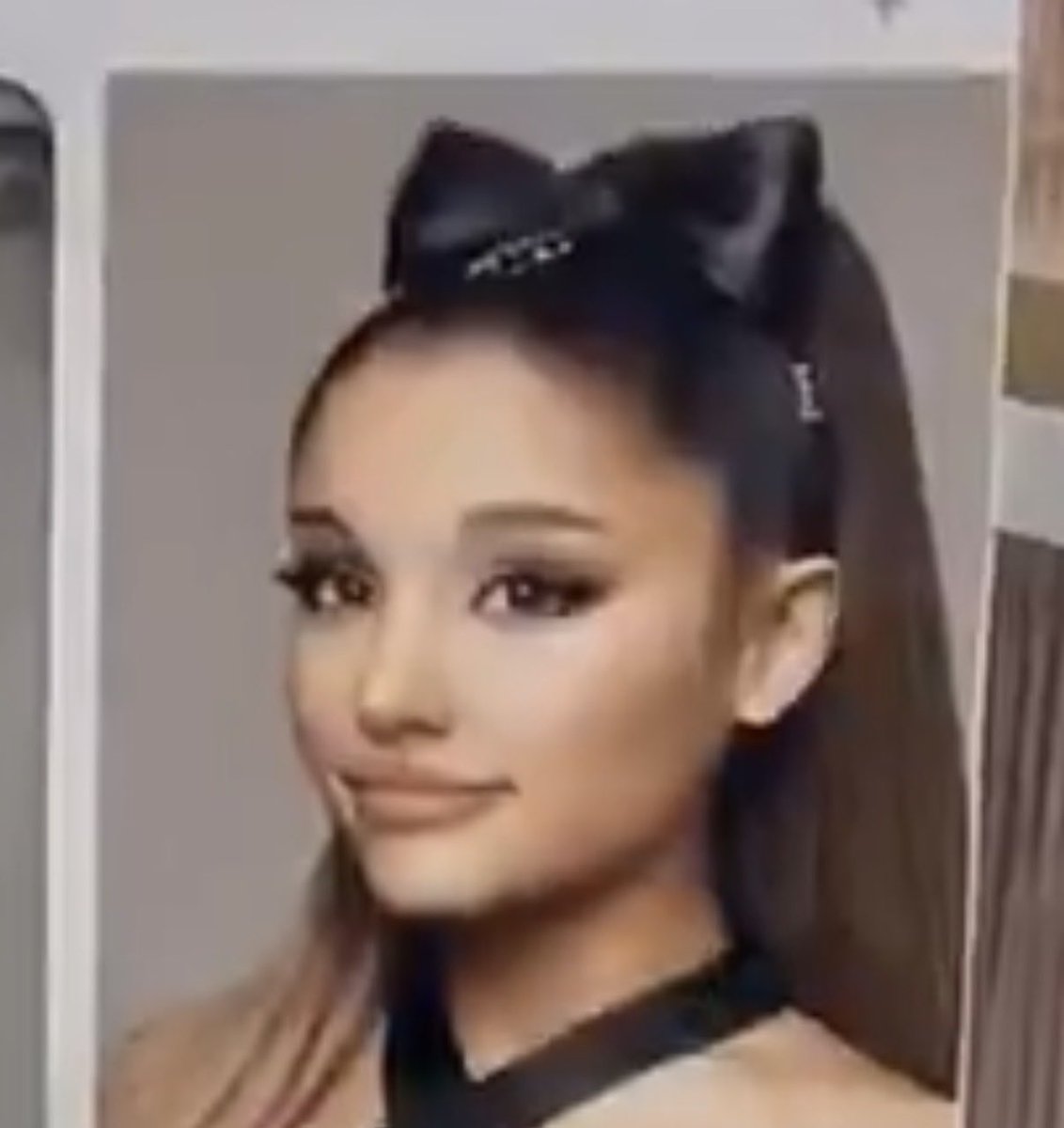 eldidh's tweet photo. @positionses Adriana grande??? https://t.co/GDf7mzoJx2
