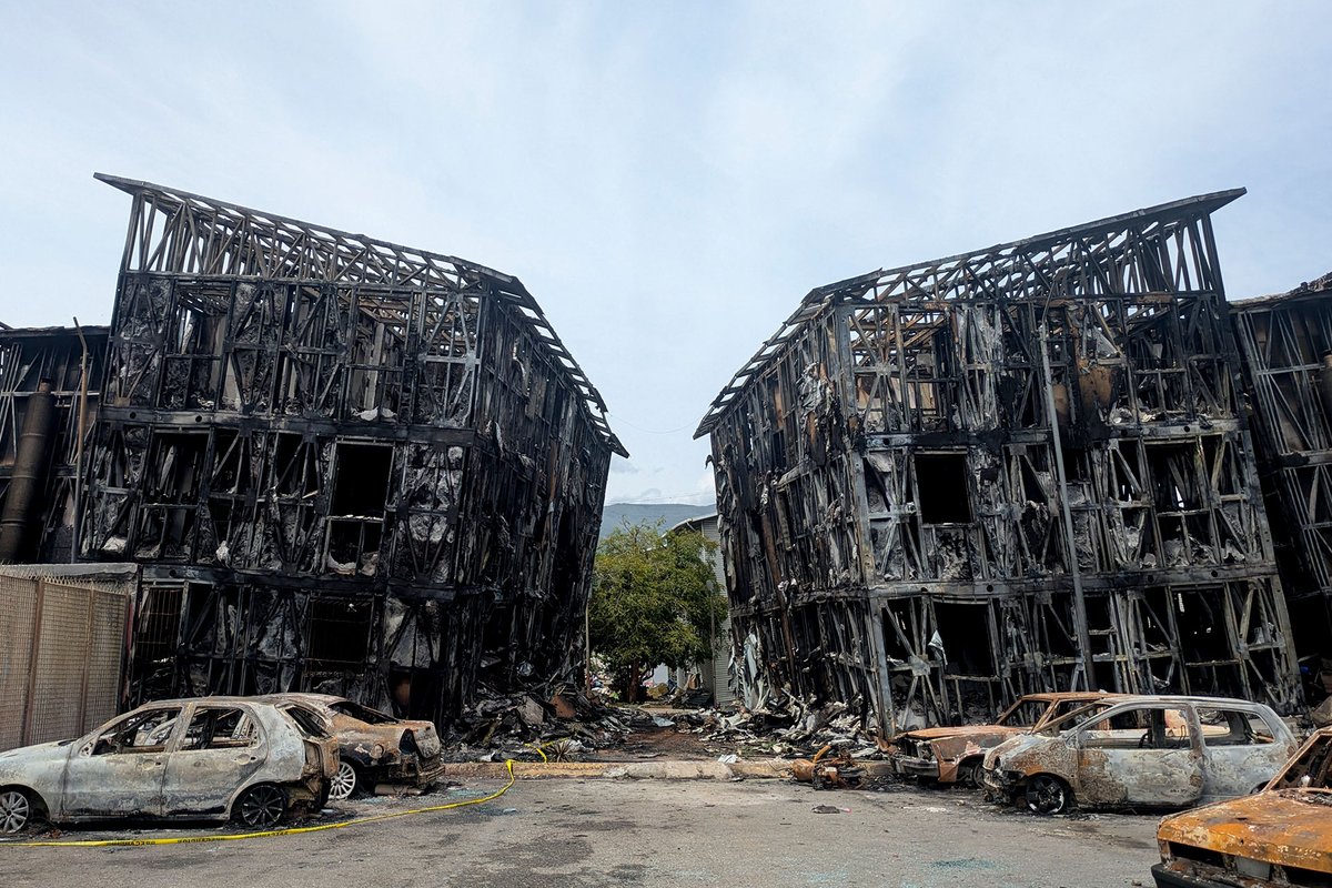 robertodeniz's tweet photo. La constructora turca SUMMA fue la responsable del urbanismo Hugo Chávez que se hundió en Playa Grande. Lograron el contrato por un antojo del propio Chávez. Las estructuras prefabricadas que levantaron se convirtieron en una jaula el pasado 24 de junio
📌https://t.co/bNUpC6dmlv https://t.co/b7wHu2JkRc