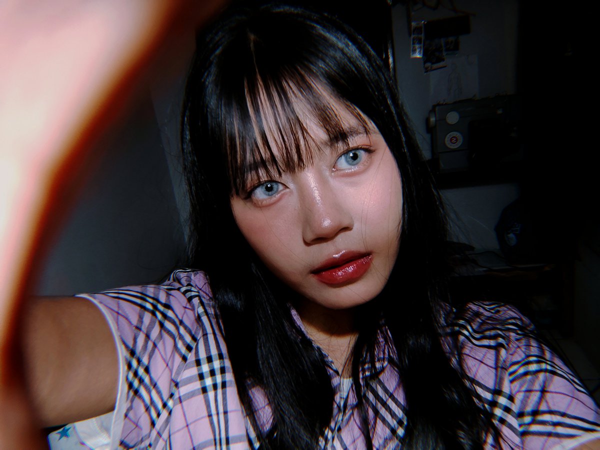 rosegoldweaver's tweet photo. Mind u tugas gw disuruh make-up 😛 https://t.co/mR2T1hFbZf