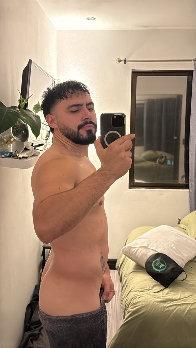 thiagoolivix's tweet photo. Mis tríos favoritos siempre son con parejas, y aquellos novios me tienen vuelto loco https://t.co/8RVy4INsdl