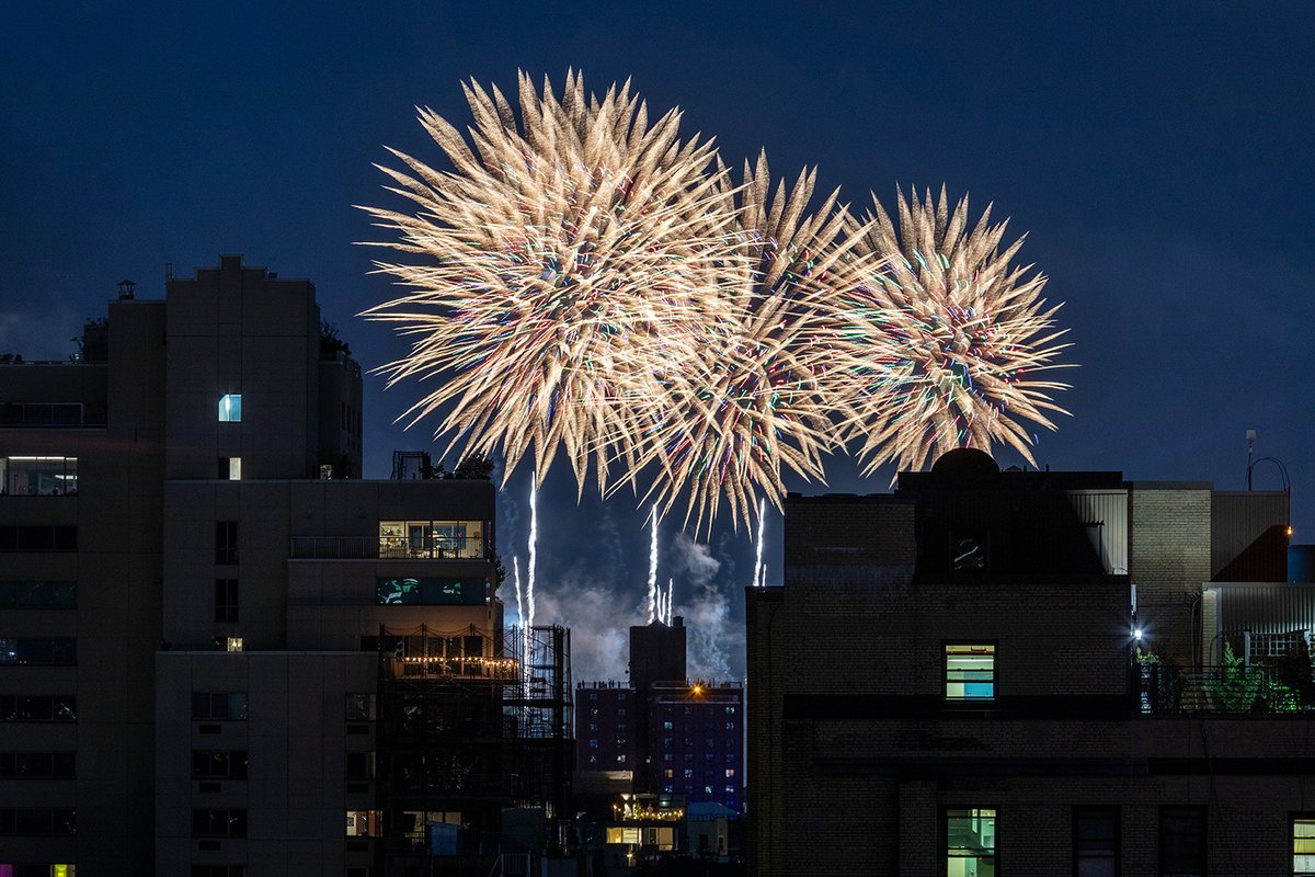 JamesandKarla's tweet photo. East Village, NYC, last night...
#eastvillage #macysfireworks https://t.co/AmCluJ7uxD