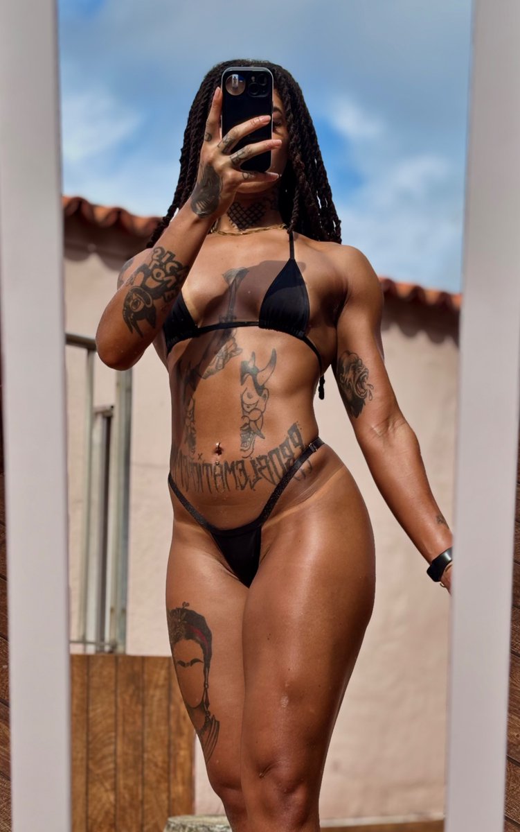 problematicfemm's tweet photo. FREE WALLPAPER https://t.co/gmBbXBvgkR