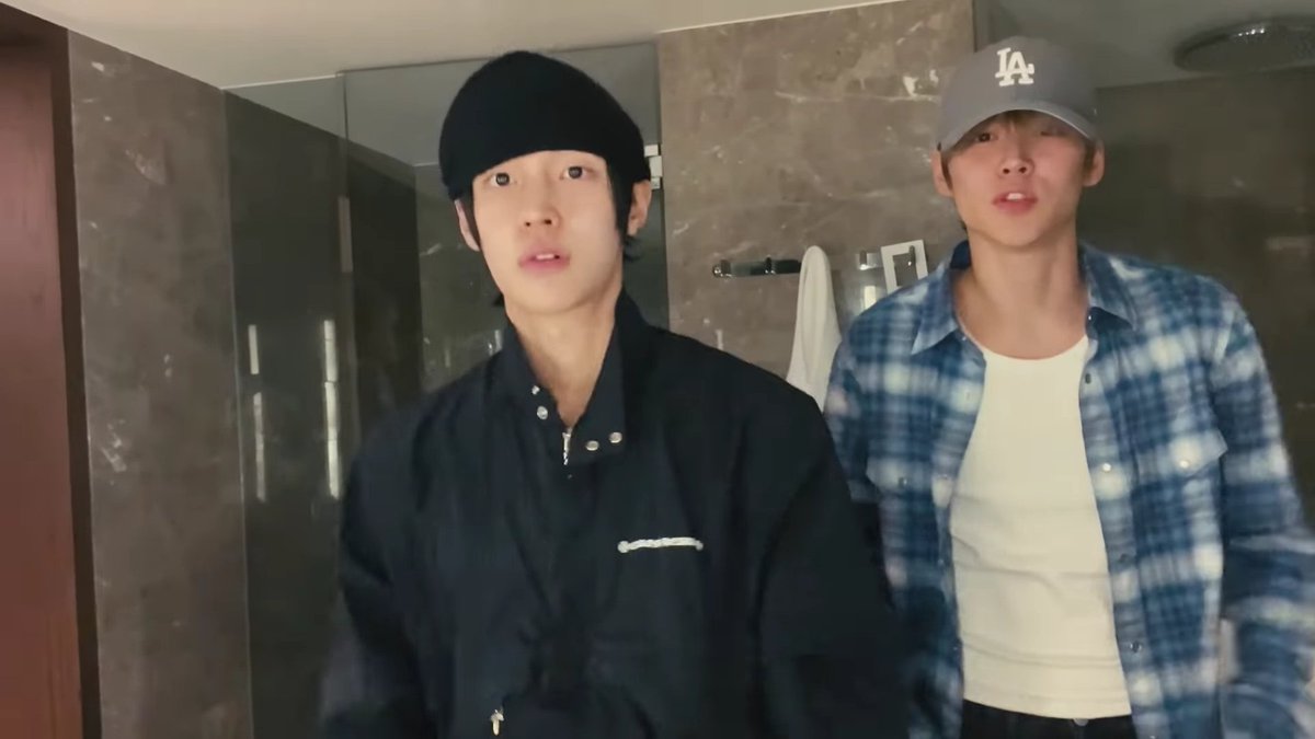 theseoknen's tweet photo. 260706 돌넨

in 🛁 https://t.co/lxIZK67yH2