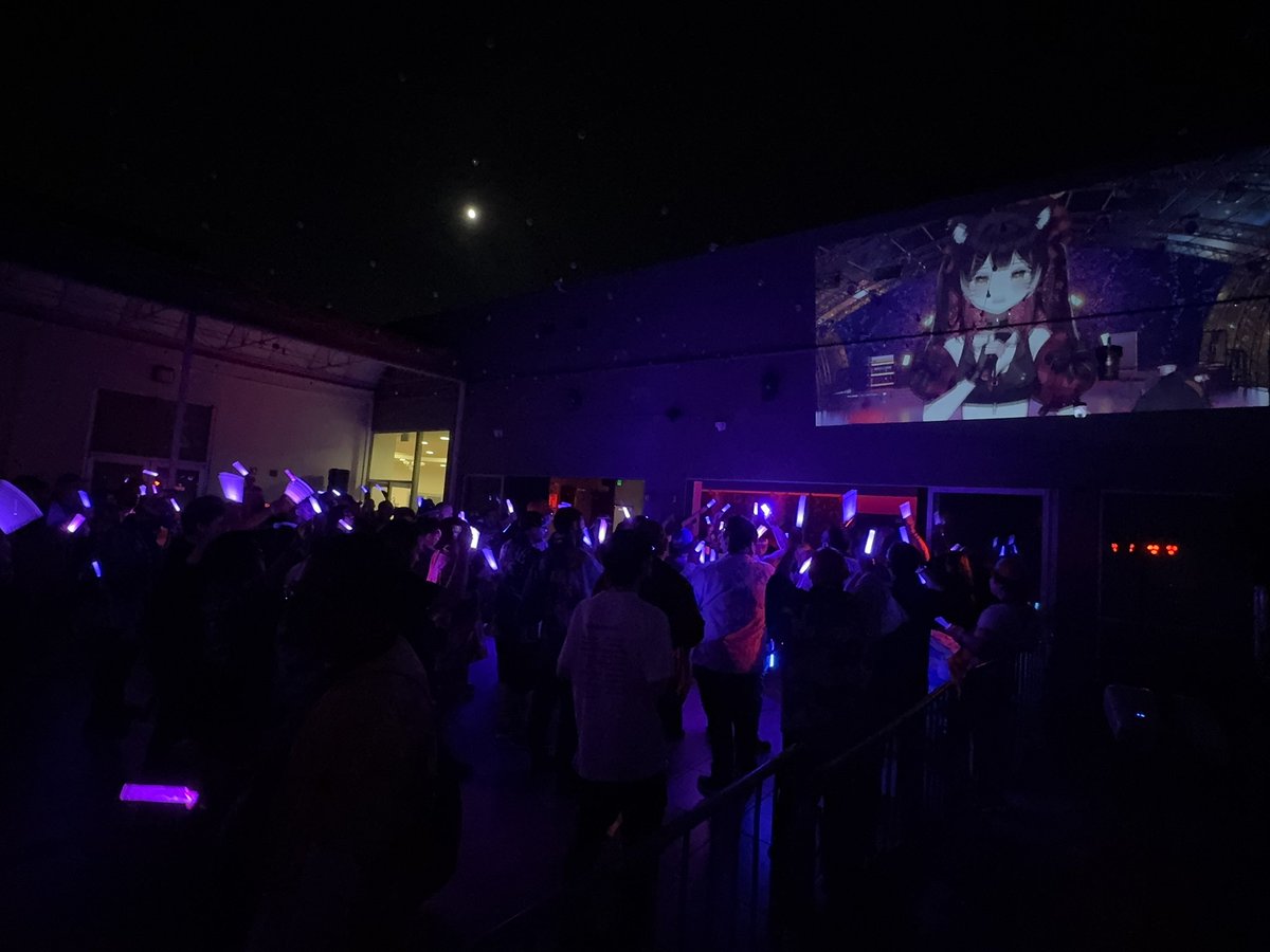 VirtualTakeovr's tweet photo. To our Serendipitous Soiree guests, thank you for lighting up the LA skyline with our performing guests’ penlight colors!

@ekkomorii
@Kanonmeloette 
@RakiKazuki
@BonnieBarkswell https://t.co/a3hdkGJE61