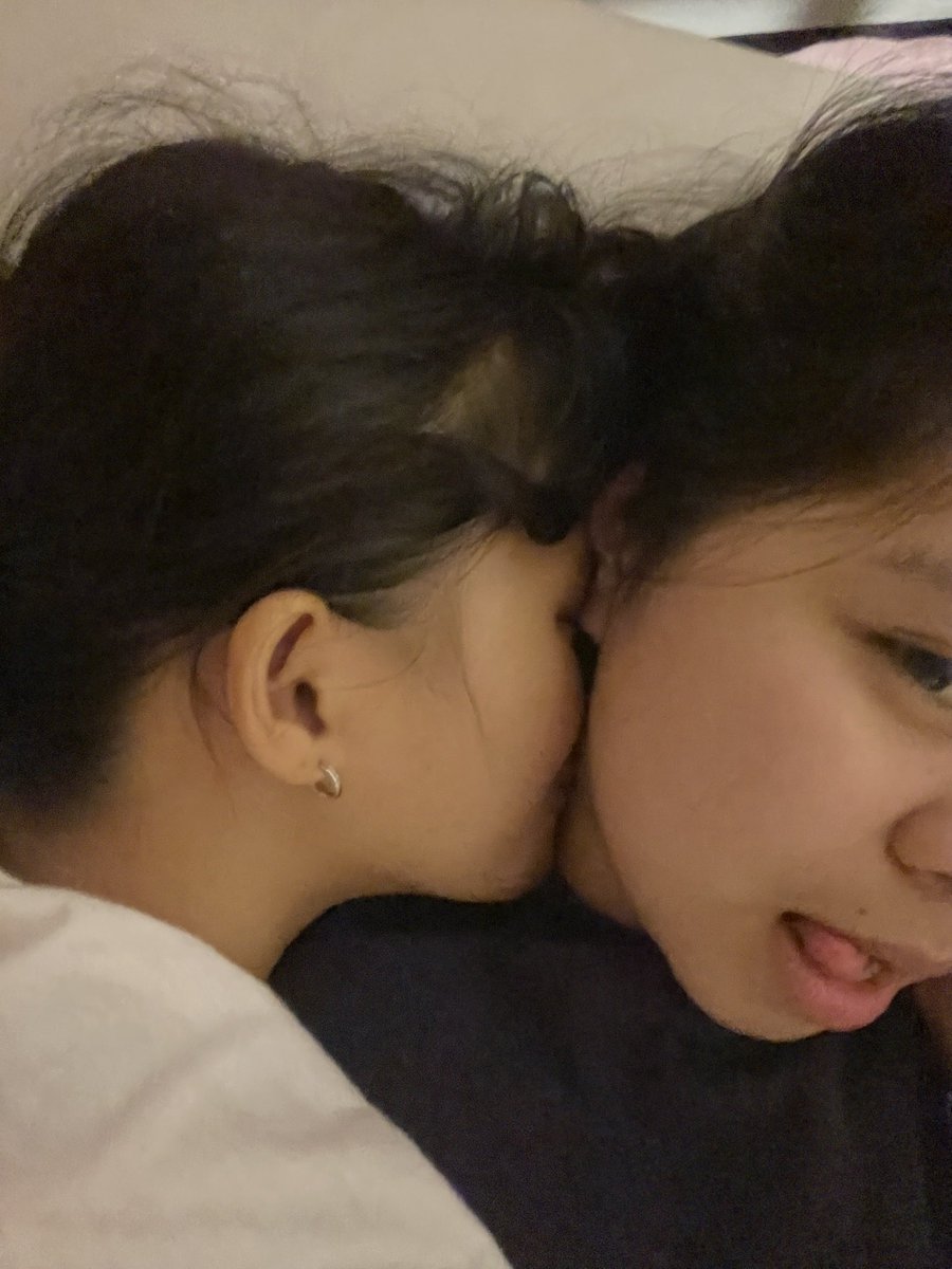alytaptappph's tweet photo. I think this is her favorite spot 😋 https://t.co/nOOztkcCPk