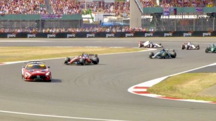 BanterSteiner's tweet photo. So “safety car in” means it stays out. Can you fucking explain @FIA? 🤬

#BritishGP 🇬🇧 #F1 https://t.co/XkkrJkA3lS