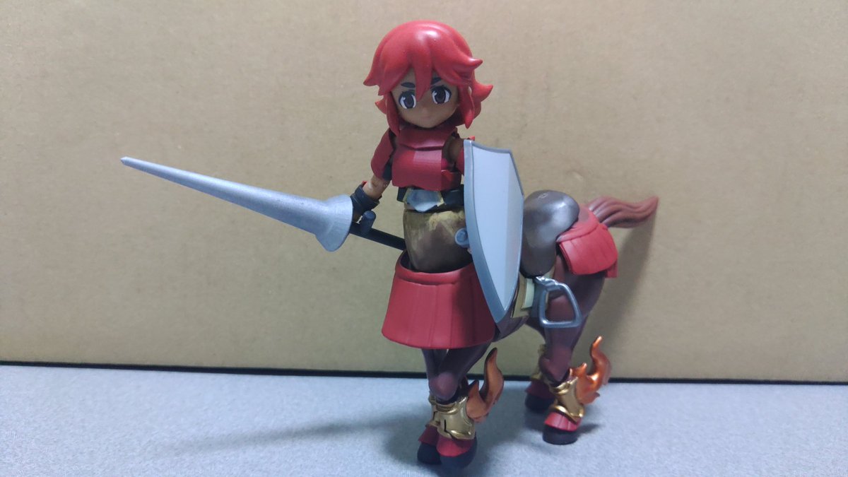 Take7Way1's tweet photo. 「一番槍、頂くよ‼️｣

というワケで、M@Zさんの新作パーツを使い、ケンタウロス娘を作ってみました✋

上半身鎧ですが、馬の飾りや髪色から、銀をやめて缶スプレーのあずき色にしてみましたが、全体的に纏まって、結果的に良かったかな、と🤔

#リンクトラベラーズ
#ガシャポンクエスト
#M@Z https://t.co/omaaTb0eY2
