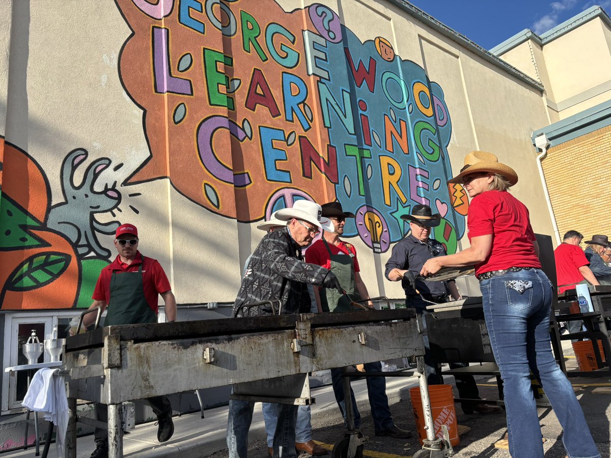 Richard4Alberta's tweet photo. Beautiful morning for Wood’s Homes Annual Stampede Breakfast!

This incredible organization is marking 100 years of providing mental health treatment and support for children, youth, and their families.

Also great to see the level of community support for Wood’s Homes! https://t.co/pMPNtm2S0b