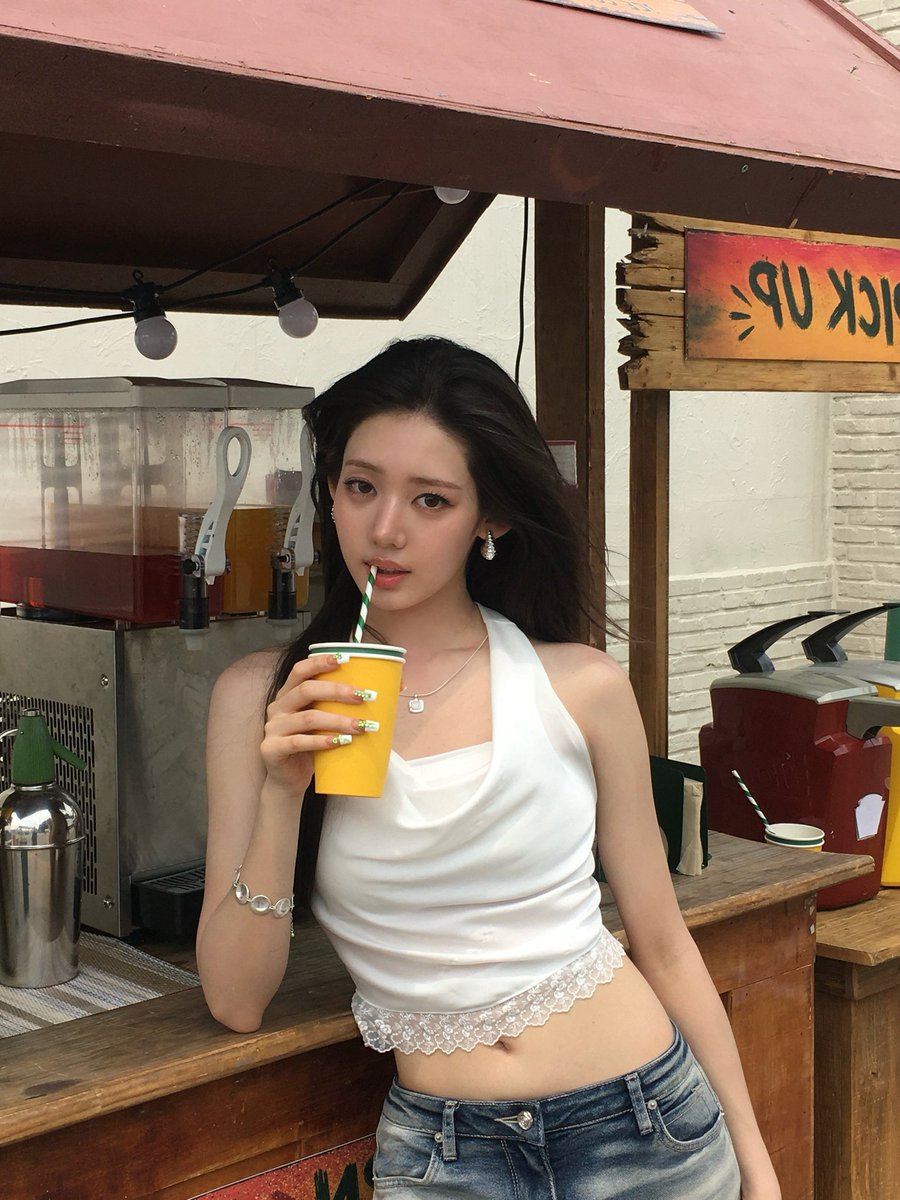 rorapics's tweet photo. #RORA weverse update https://t.co/wp3dDgBWrr