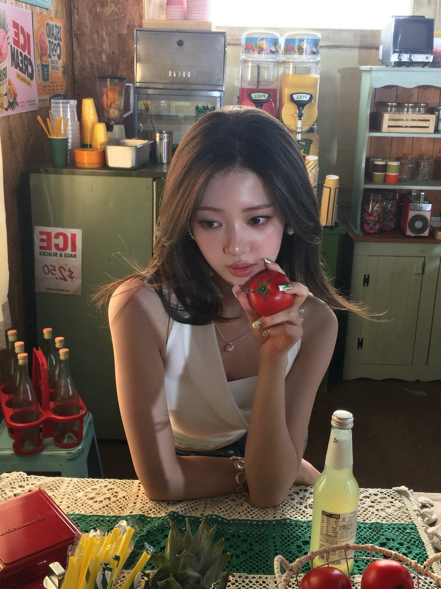 BaemonUpdatesES's tweet photo. Rora WEVERSE update 💞✨ #babymonster #baemon #rora #rorababymonster #rorabaemon #LeeDain #로라 #베이비몬스터 https://t.co/hb8pzpJQAr
