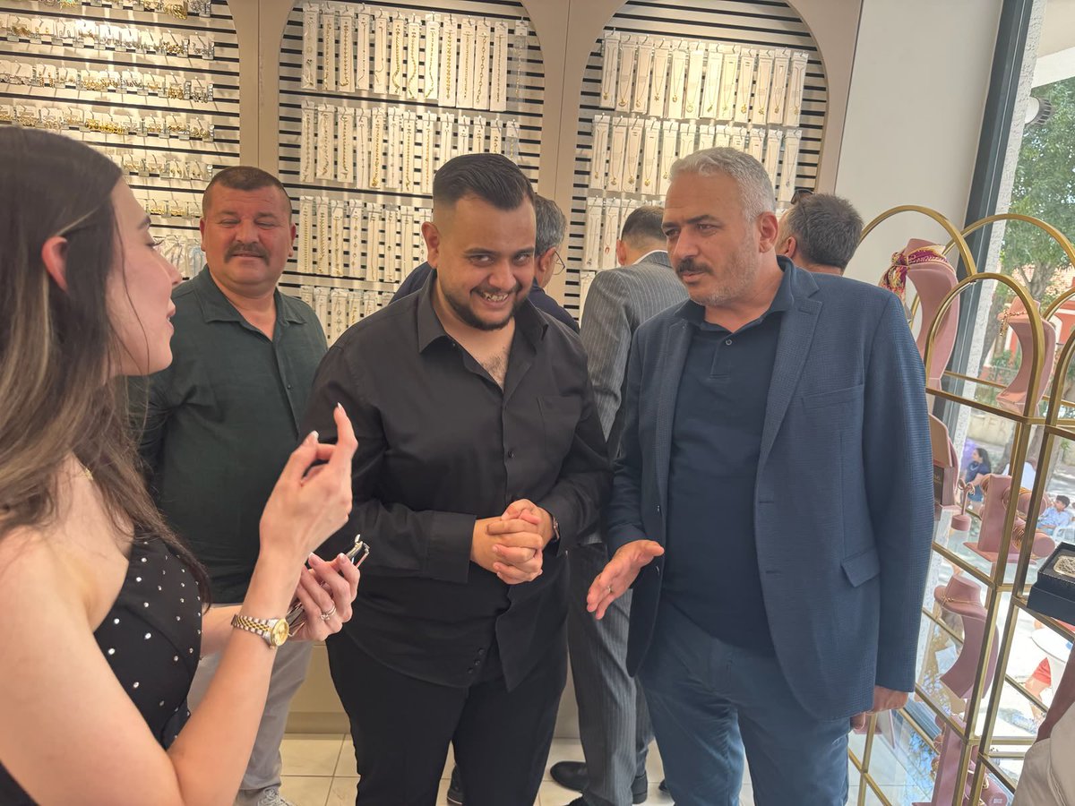 mhparnavutkoy's tweet photo. MHP Arnavutköy İlçe Başkanımız @CihanBARUTCCC Sn. Cihan Barut, Belediye Meclis Üyemiz @HikmetDass Hikmet Daş, Ülkü Ocakları 6. Bölge Başkanımız @EmrullaGunay Emrullah Günay, Hadımköy Ülkü Ocakları Başkanımız @mustafagunes60 Mustafa Güneş ve yönetim kurulu üyelerimizle birlikte, Hadımköy Ülkü Ocakları @hadimkoyyocak Yöneticimiz Doğukan Çabuk ve Eşinin hizmete açmış olduğu Bella Takı Aksesuar işletmesinin açılışına katılım sağladık.
Bol ve bereketli kazançlar dileriz .
@_MHPistanbul_ @rahmancanmhp @CamurMehmet123