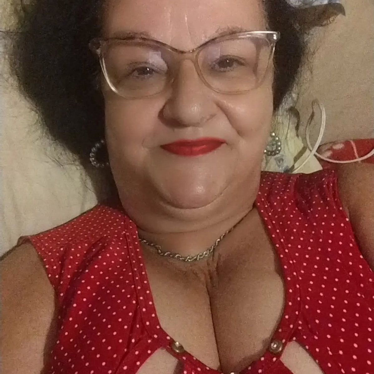 IzabelFernande's tweet photo. Sinceramente, sou velho demais para você? 💋❤️ https://t.co/aS68NjCZfo