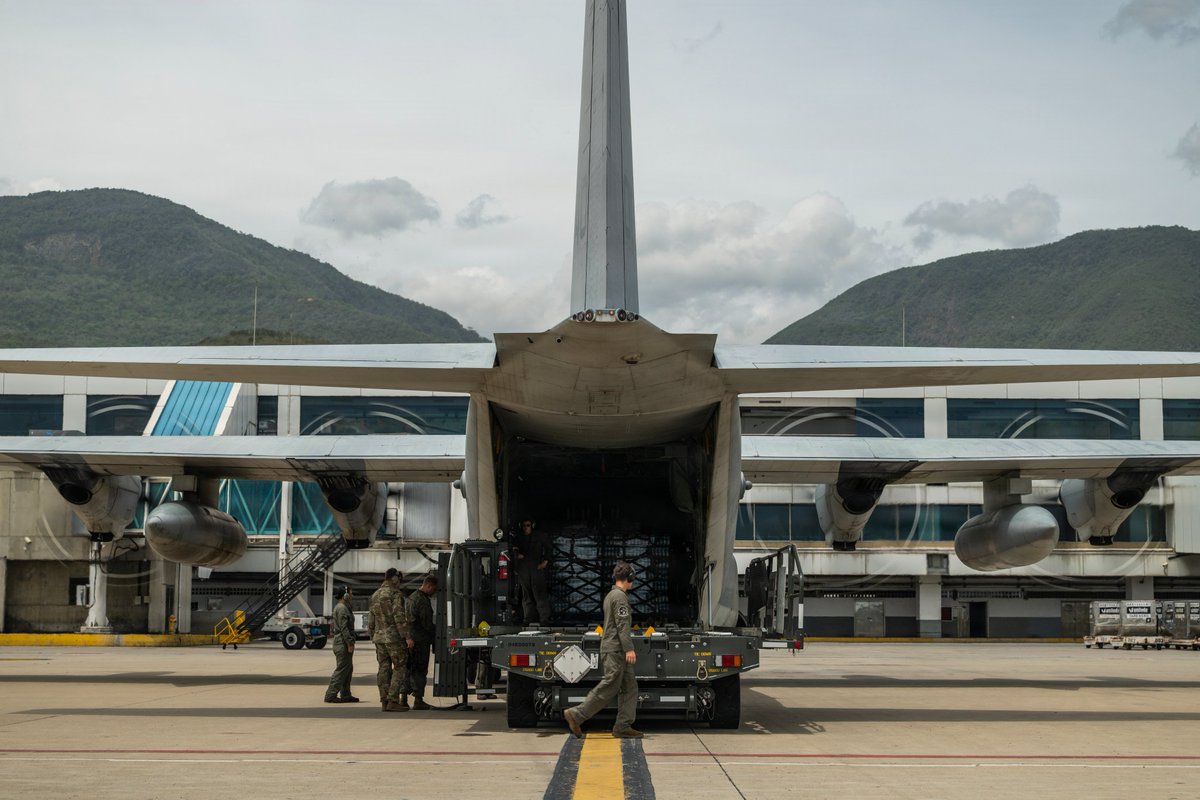 Southcom's tweet photo. Versatility and heavy lift to surge assistance to Venezuela:
The legendary C-130 Hercules is proving indispensable during earthquake relief efforts, moving massive payloads of equipment and supplies to ensure assistance reaches the hardest-hit areas. The C-130 is the @DeptofWar's tactical workhorse, with a long history of supporting disaster relief efforts worldwide.

At the direction of #SOUTHCOM, U.S. military forces are supporting @StateDept-led U.S. government relief operations following the devastating earthquakes that struck the nation on June 24, 2026.

@USMC @usairforce @WHAAsstSecty @USForeignAssist @USAenEspanol @usembassyve