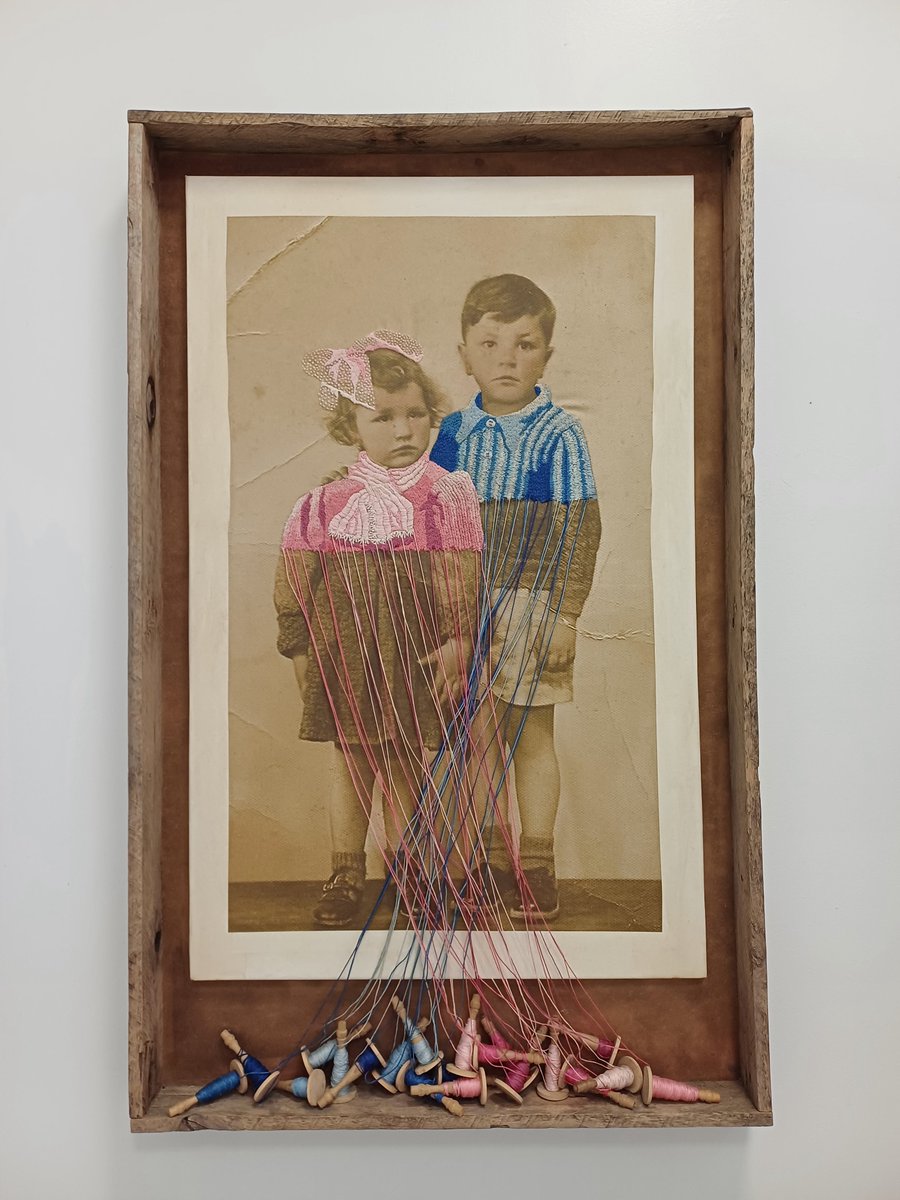 cibernecia's tweet photo. caminando por lanus se apareció un museo con una muestra que se llama la costurera y casi me emociono hasta las lágrimas https://t.co/8eXkA6hJiq