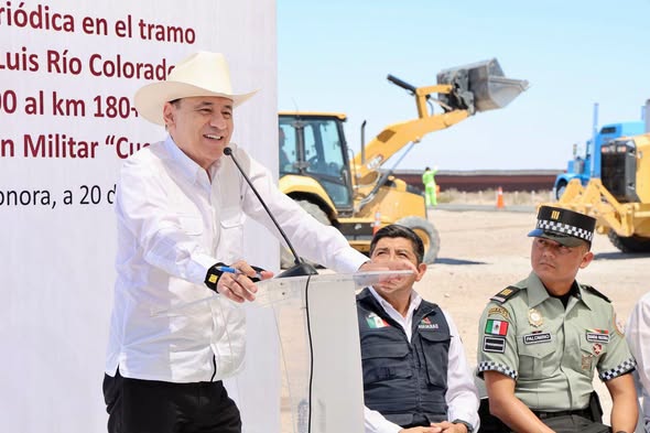 oscargoulloa's tweet photo. Arranca Durazo rehabilitación carretera clave para el desarrollo del noroeste de Sonora https://t.co/6RQkbtciIW https://t.co/FumauZDb7w
