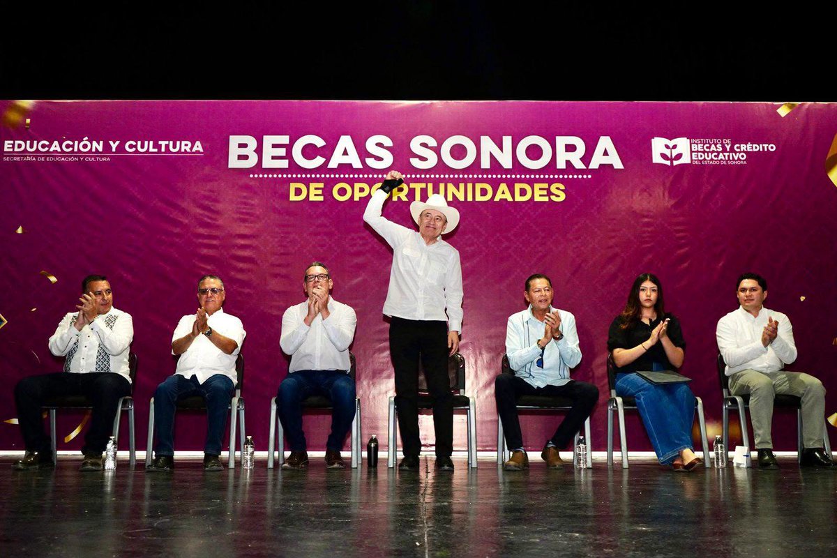 oscargoulloa's tweet photo. Arranca Durazo rehabilitación carretera clave para el desarrollo del noroeste de Sonora https://t.co/6RQkbtciIW https://t.co/FumauZDb7w