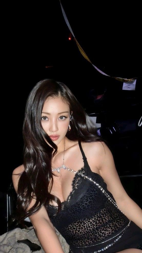 cwjihyo's tweet photo. My favorite kind of night rn at Noir Bar 🍷 https://t.co/sAqgDarAgc