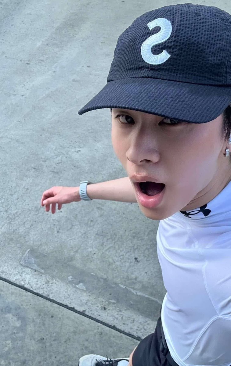 justbluefluer's tweet photo. วิ่งแลกแว่น 🏃🤝🏻 https://t.co/gMPi5n1O9p