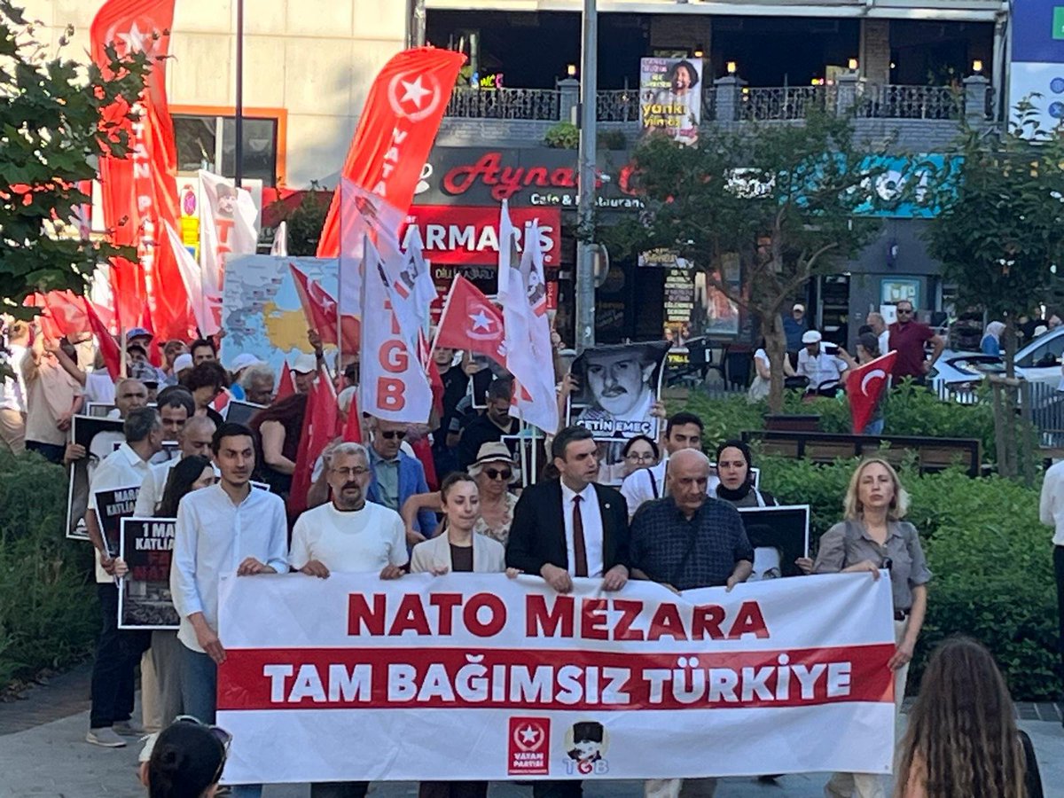 VatanPartisiist's tweet photo. NATO MEZARA TAM BAĞIMSIZ TÜRKİYE! 

Üsküdar Ahmediye Meydanı'nda yürüyüşümüz başladı! https://t.co/fOSRGPBhIw