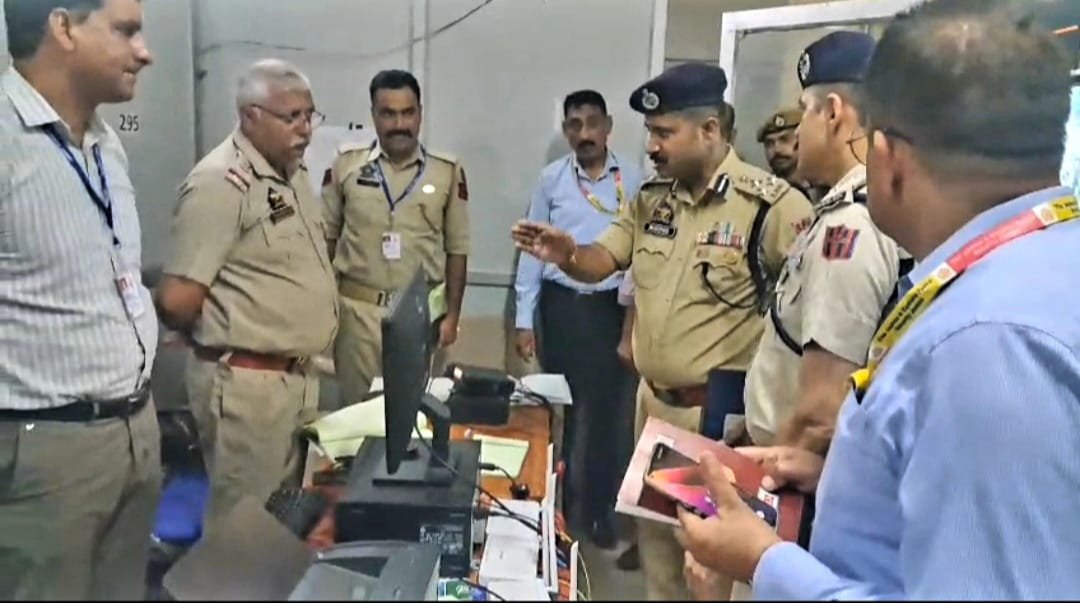 digjammu's tweet photo. DIG-P Jammu Samba Kathua (JSK) Range, Shridhar Patil IPS, today visited the Joint Police Control Room (JPCR) at Bhagwati Nagar Base Camp.  Reviewed its functioning for scaling up synergy to ensure peaceful conduct of ongoing Shri Amarnath Ji Yatra-2026.

 #SANJY2026 #JKPolice https://t.co/VlSL4ZE2Vw
