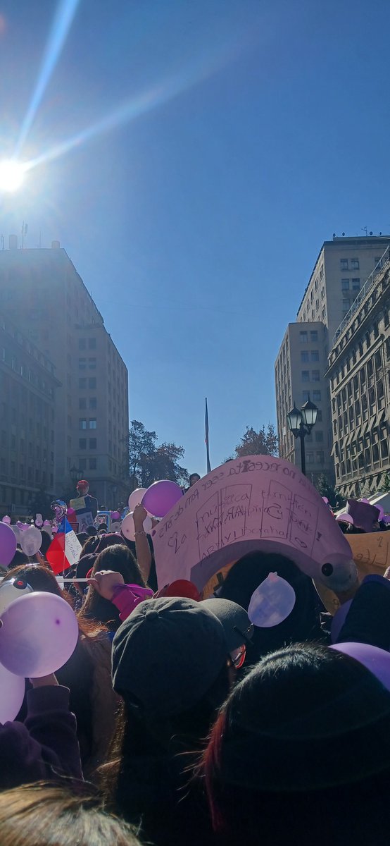 belvstk's tweet photo. NO NOS QUIEREN DEJAR PASAR A LA MONEDA 

CHUPALO KAST

#BTSALNACIONAL
#BTSENCHILE
#QUEREMOSABTSENELNACIONAL https://t.co/Vedz3afA8c